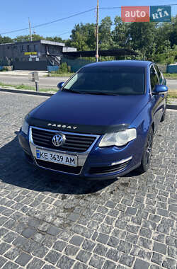 Седан Volkswagen Passat 2005 в Каменском