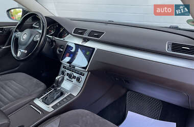 Універсал Volkswagen Passat 2012 в 