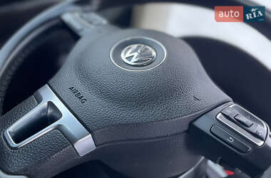 Універсал Volkswagen Passat 2012 в 