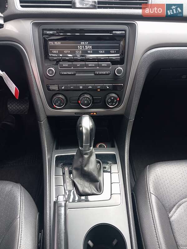 Седан Volkswagen Passat 2014 в Києві