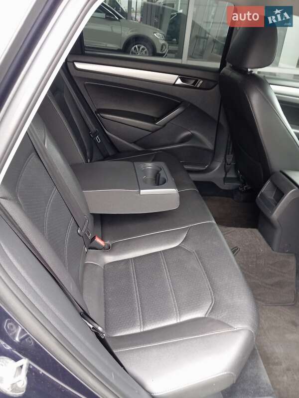 Седан Volkswagen Passat 2014 в Києві