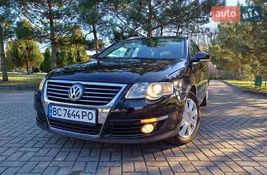 Універсал Volkswagen Passat 2008 в Трускавці
