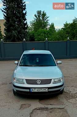 Седан Volkswagen Passat 1997 в Ивано-Франковске