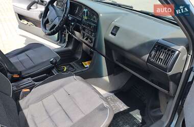 Седан Volkswagen Passat 1990 в Дубно