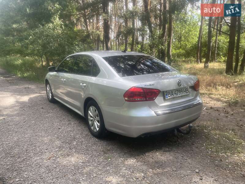 Седан Volkswagen Passat 2014 в Києві