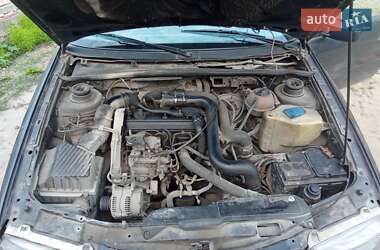 Седан Volkswagen Passat 1994 в 