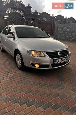 Седан Volkswagen Passat 2006 в Звягелі