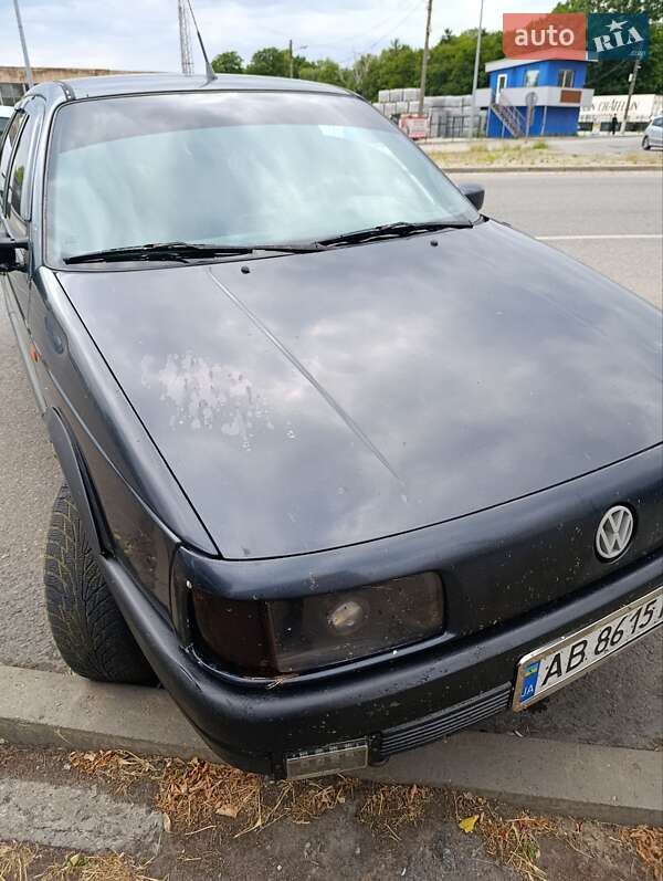 Седан Volkswagen Passat 1993 в Немирове