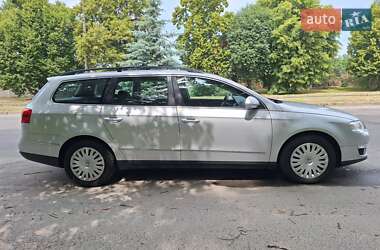 Універсал Volkswagen Passat 2009 в 