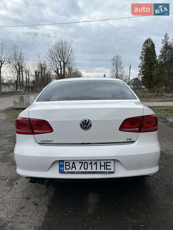 Седан Volkswagen Passat 2012 в Семеновке