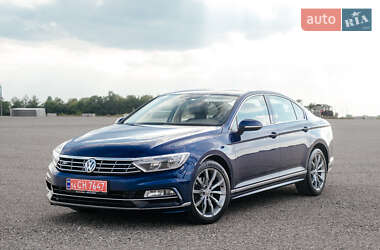 Седан Volkswagen Passat 2018 в Тернополе