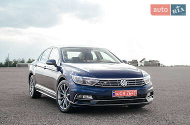 Седан Volkswagen Passat 2018 в Тернополе