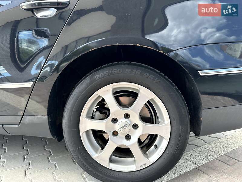 Седан Volkswagen Passat 2006 в Ивано-Франковске фото 31 Седан Volkswagen Passat 2006 в Ивано-Франковске