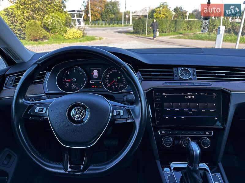 Універсал Volkswagen Passat 2018 в Ужгороді