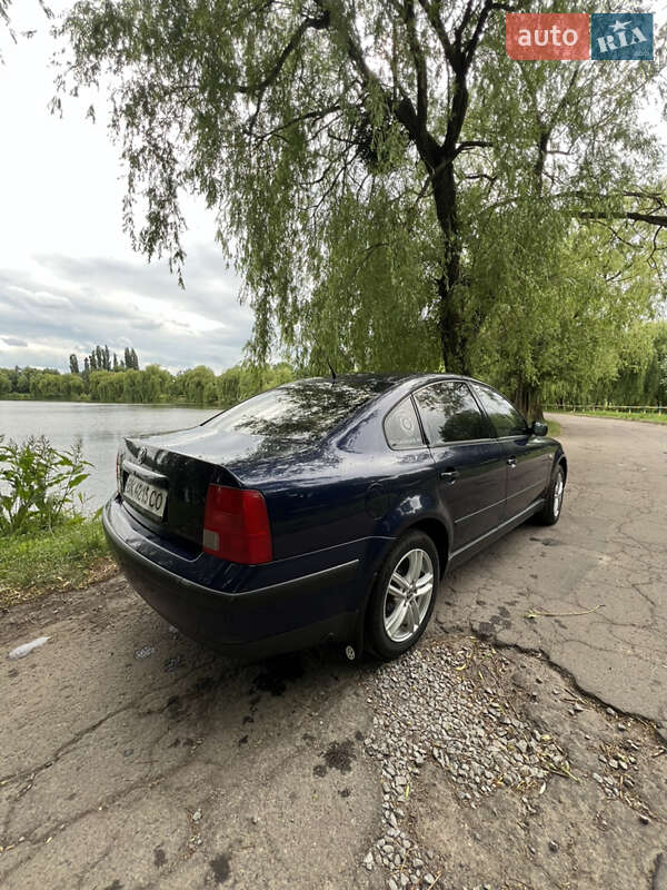 Седан Volkswagen Passat 2000 в Рівному