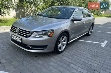 Седан Volkswagen Passat 2012 в Киеве