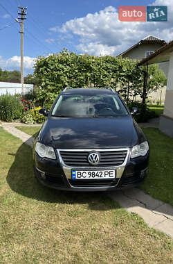 Универсал Volkswagen Passat 2010 в Львове
