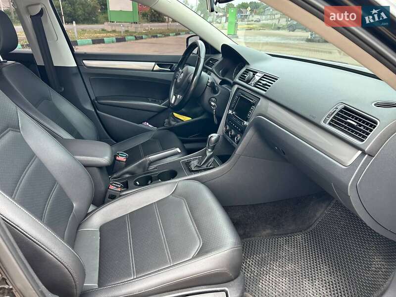 Седан Volkswagen Passat 2014 в Кам'янському