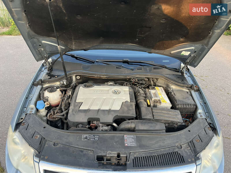 Універсал Volkswagen Passat 2008 в Харкові