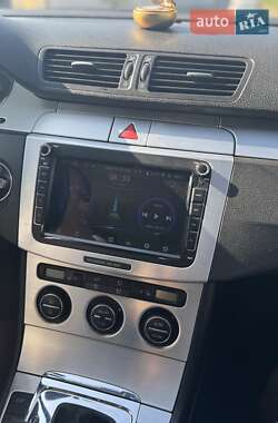 Универсал Volkswagen Passat 2006 в Ивано-Франковске