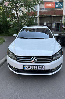 Седан Volkswagen Passat 2012 в Киеве