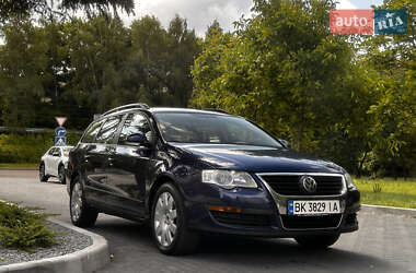 Седан Volkswagen Passat 2006 в Луцке