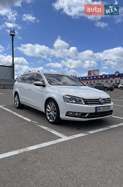 Універсал Volkswagen Passat 2011 в 