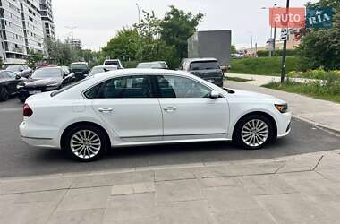 Седан Volkswagen Passat 2016 в Києві