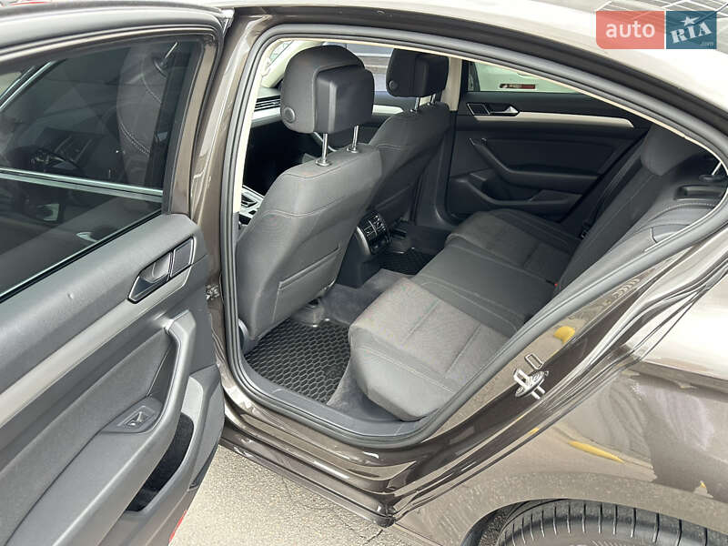 Седан Volkswagen Passat 2018 в Полтаве фото 14 Седан Volkswagen Passat 2018 в Полтаве