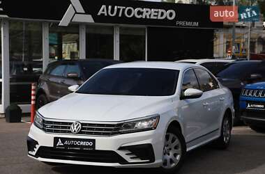 Седан Volkswagen Passat 2016 в Харкові