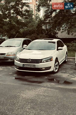 Седан Volkswagen Passat 2012 в Киеве