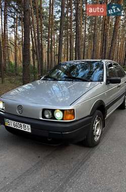 Седан Volkswagen Passat 1989 в Полтаве