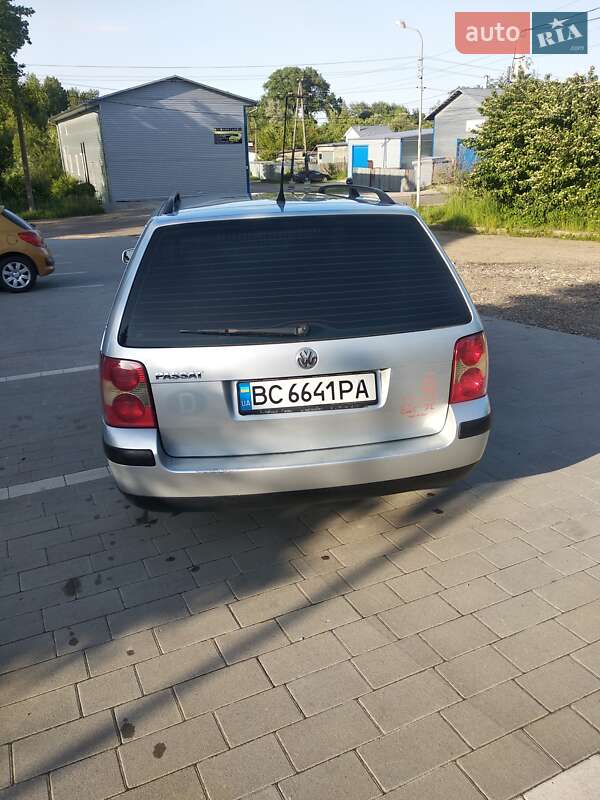 Универсал Volkswagen Passat 2001 в Бориславе
