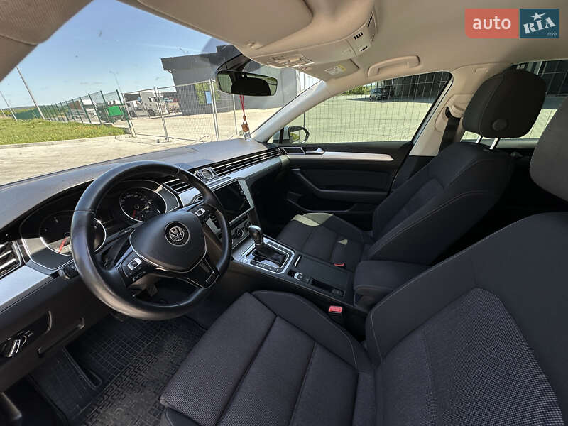 Универсал Volkswagen Passat 2018 в Дубно фото 23 Универсал Volkswagen Passat 2018 в Дубно