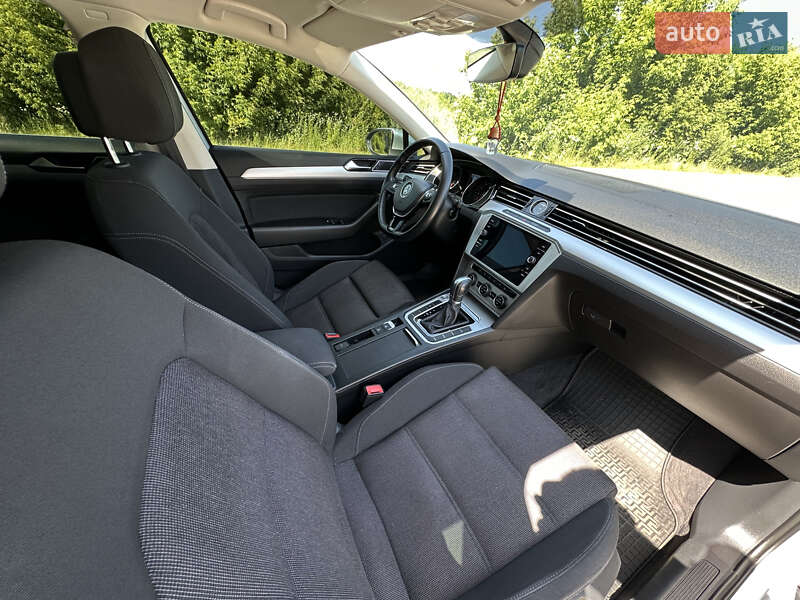 Универсал Volkswagen Passat 2018 в Дубно фото 26 Универсал Volkswagen Passat 2018 в Дубно