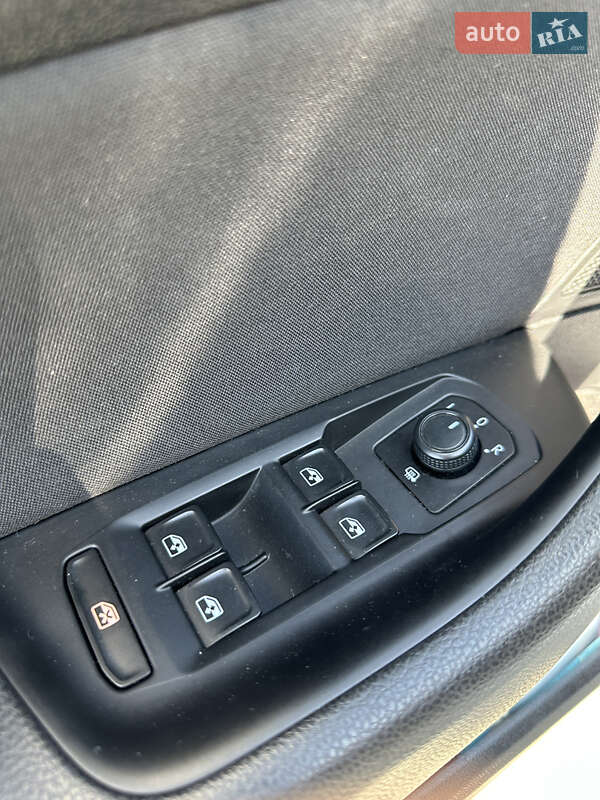 Универсал Volkswagen Passat 2018 в Дубно фото 50 Универсал Volkswagen Passat 2018 в Дубно