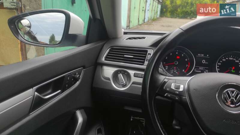 Седан Volkswagen Passat 2018 в Киеве