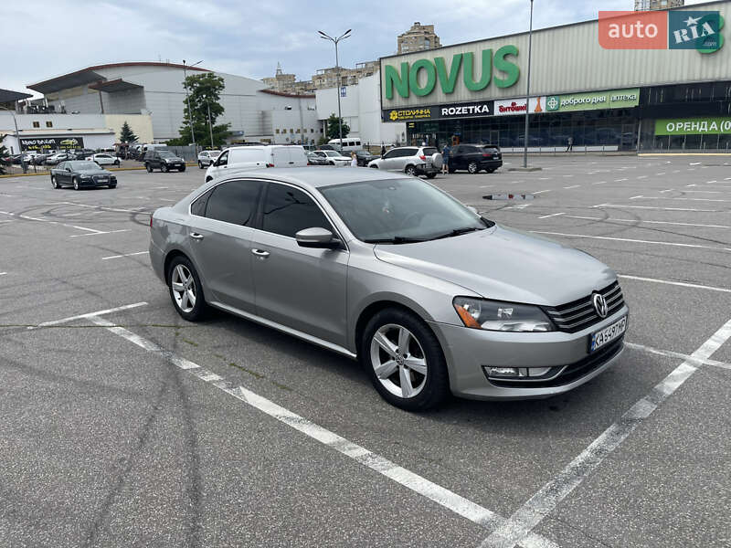 Седан Volkswagen Passat 2013 в Києві