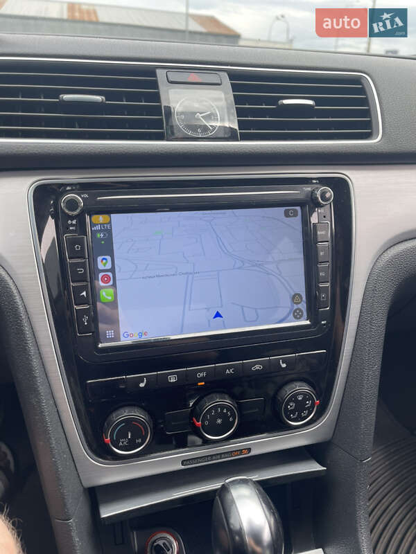 Седан Volkswagen Passat 2013 в Києві