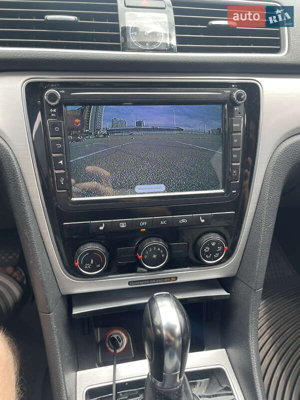 Седан Volkswagen Passat 2013 в Києві