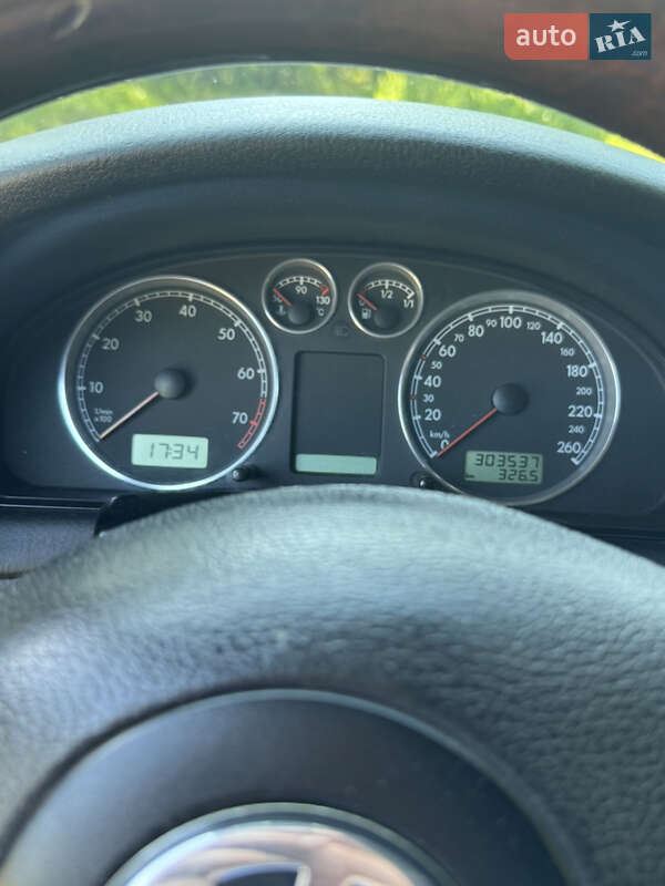 Седан Volkswagen Passat 2003 в Ивано-Франковске