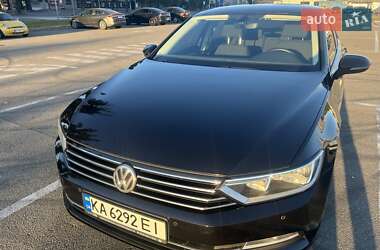 Седан Volkswagen Passat 2015 в Харкові