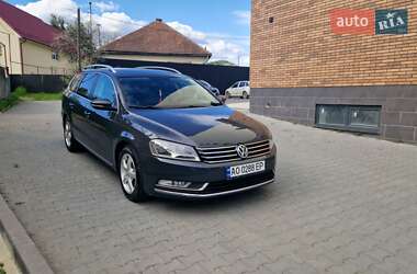Універсал Volkswagen Passat 2012 в Сваляві