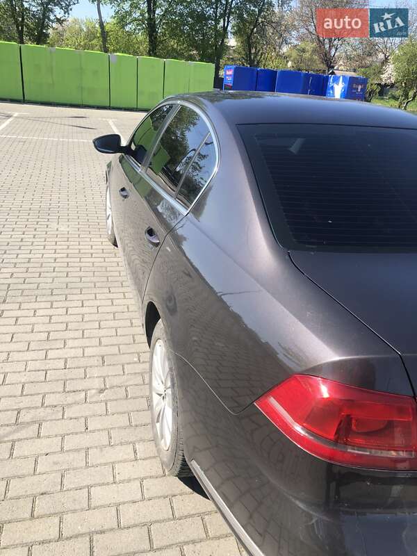 Седан Volkswagen Passat 2010 в Коломые