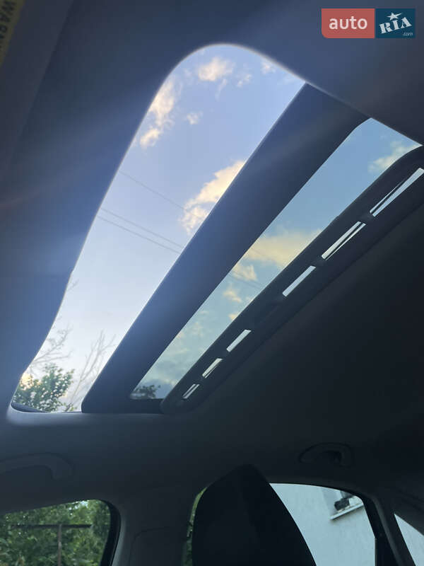 Седан Volkswagen Passat 2015 в Львове