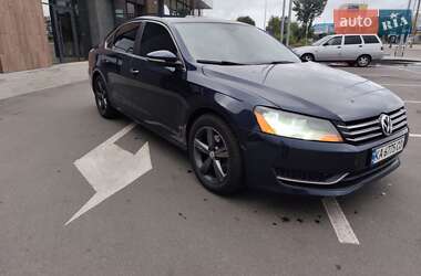 Седан Volkswagen Passat 2012 в Житомире