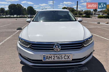 Універсал Volkswagen Passat 2017 в Житомирі