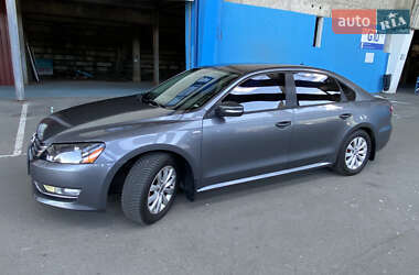 Седан Volkswagen Passat 2014 в Ужгороде