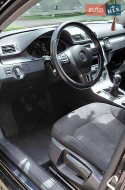 Універсал Volkswagen Passat 2013 в Конотопі