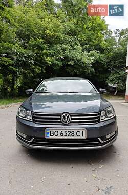 Седан Volkswagen Passat 2012 в Тернополі